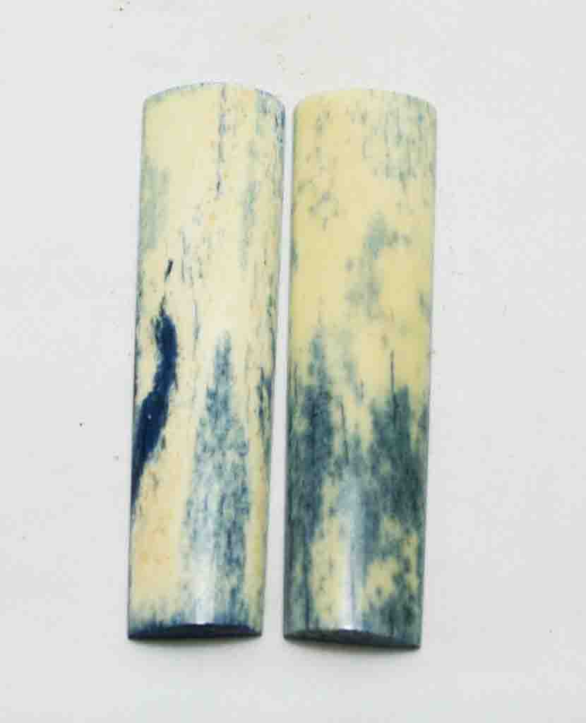 NB104MF59  Giraffe Bone Scales