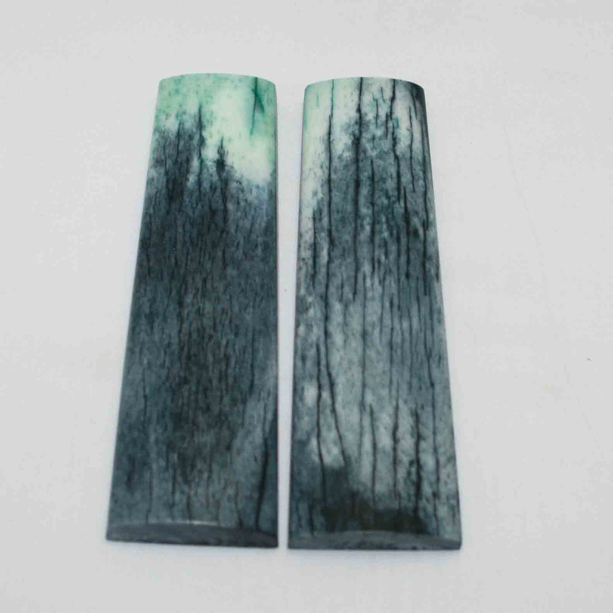 NB104MMA107 Giraffe Bone Scales