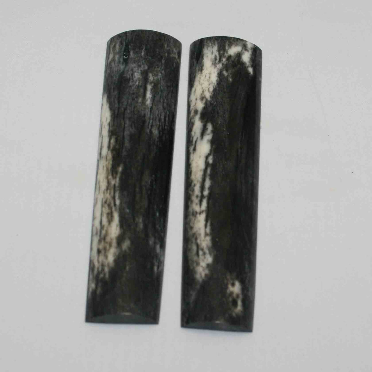 NB104MMA113 Giraffe Bone Scales