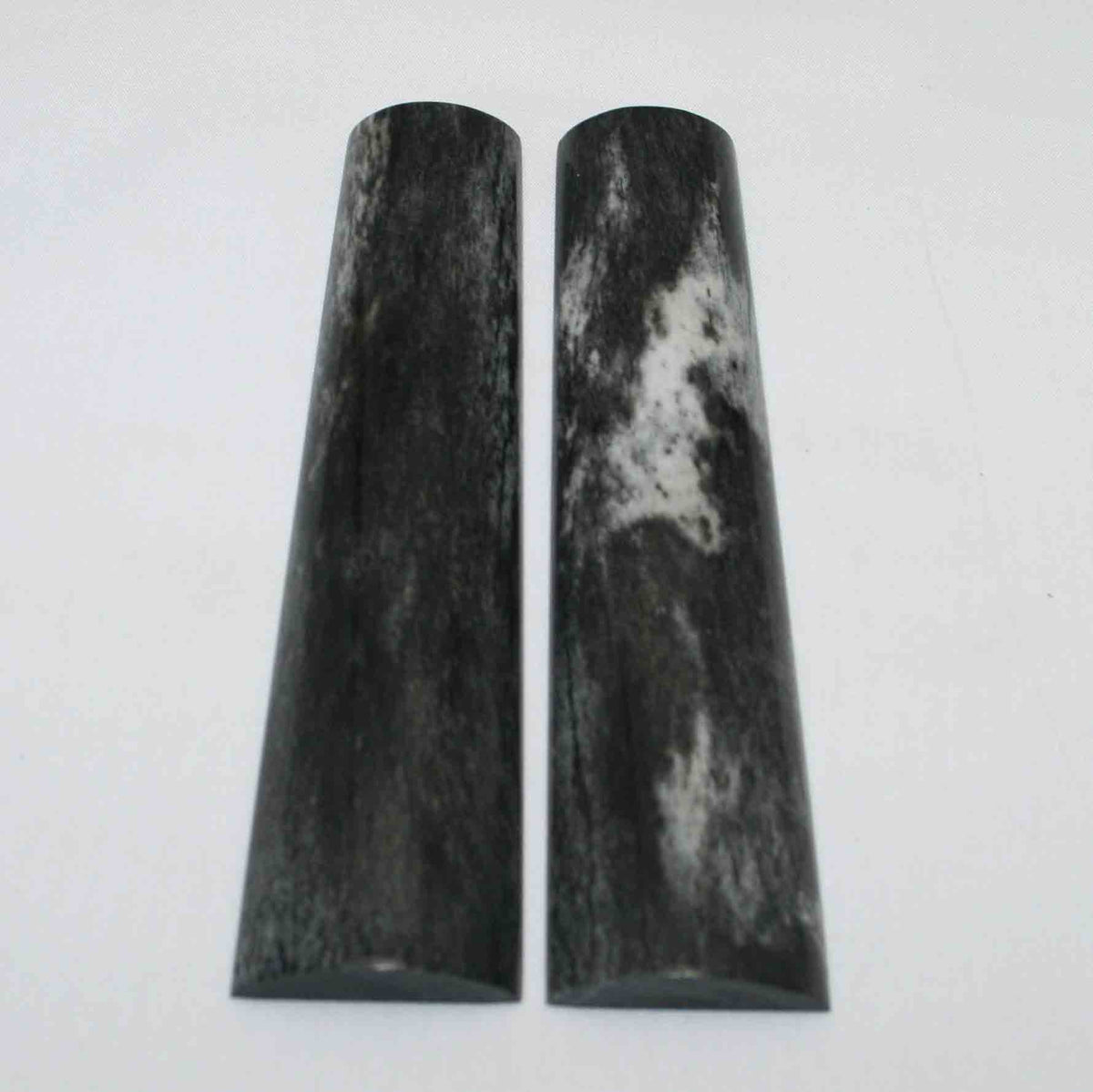 NB104MMA117 Giraffe Bone Scales