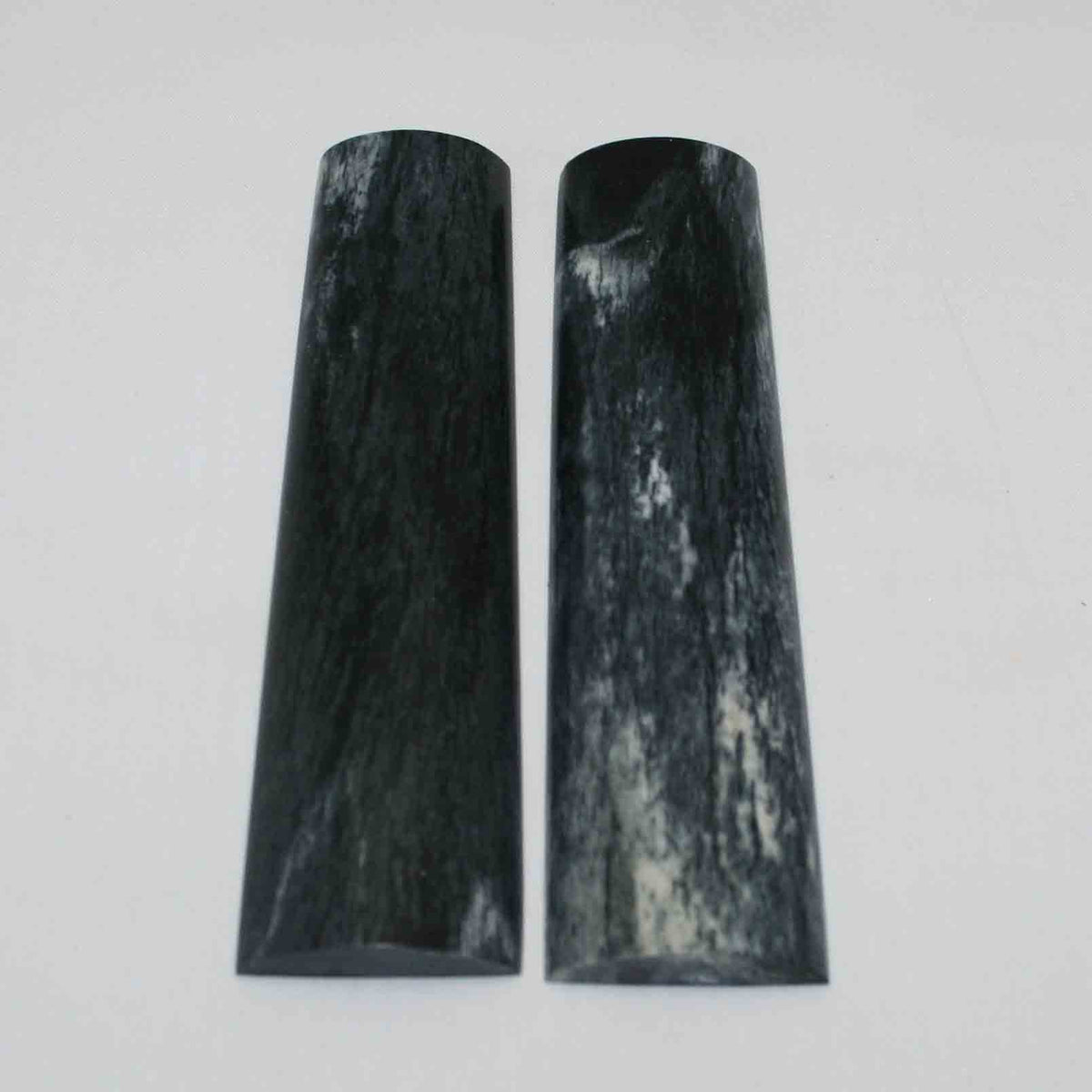 NB104MMA119 Giraffe Bone Scales