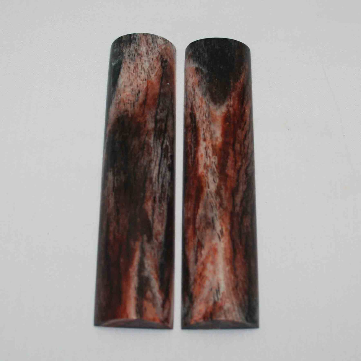 NB104MMA120 Giraffe Bone Scales