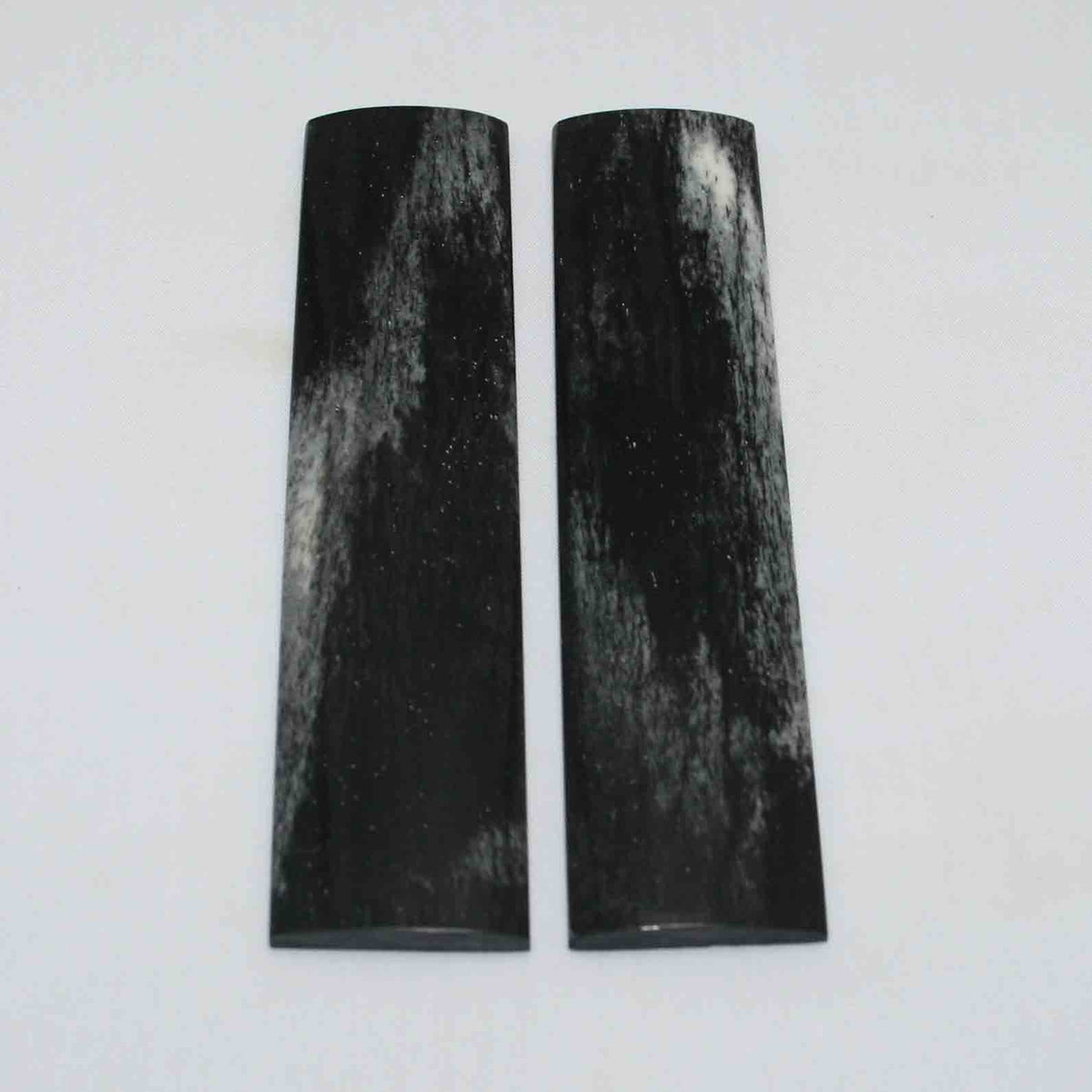 NB104MMA81 Giraffe Bone Scales