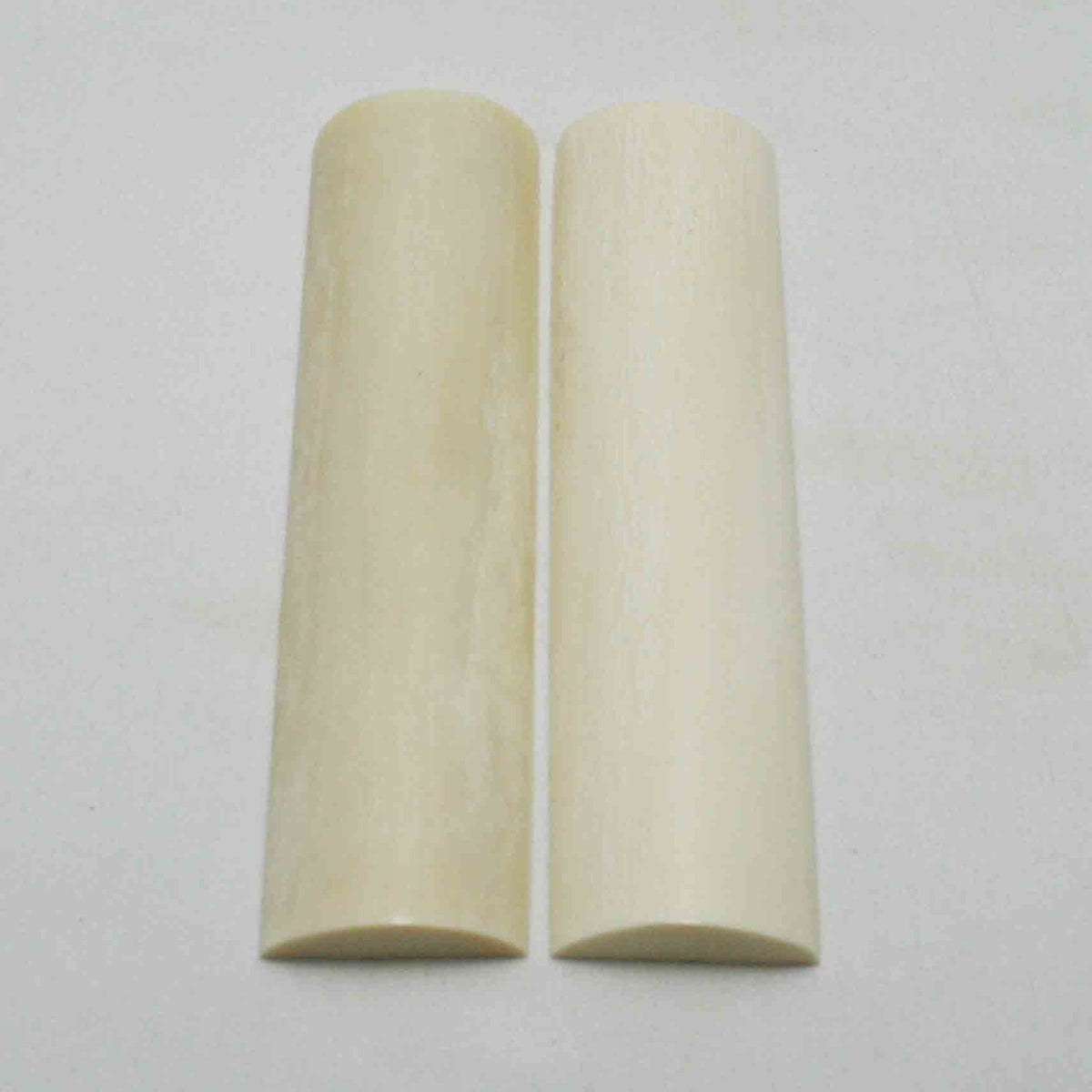 NB104MMA84 Giraffe Bone Scales