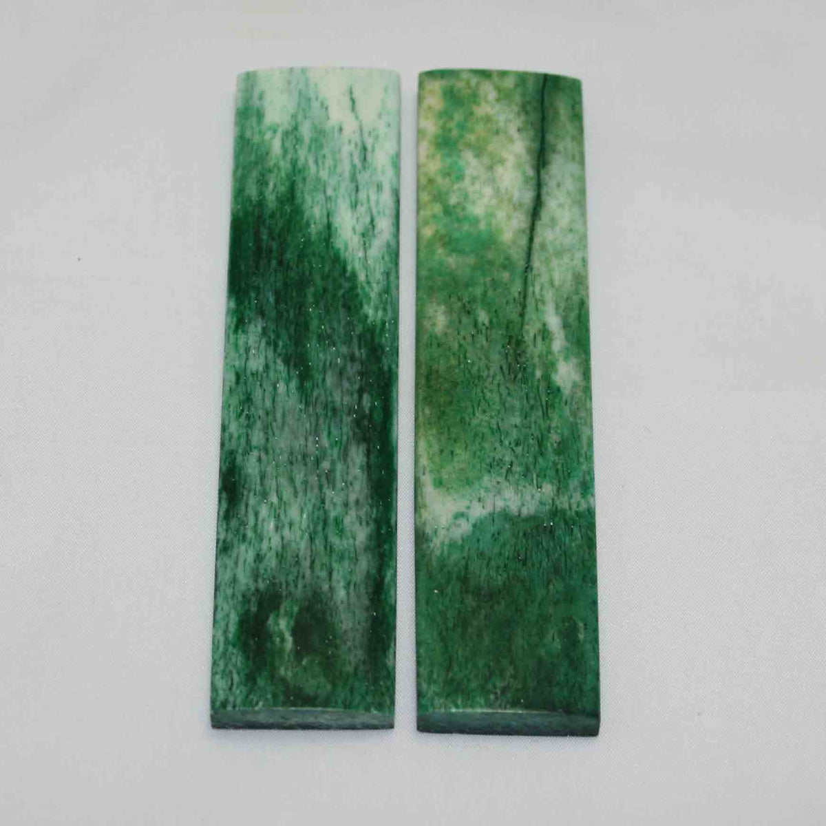 NB104MMA9 Giraffe Bone Scales