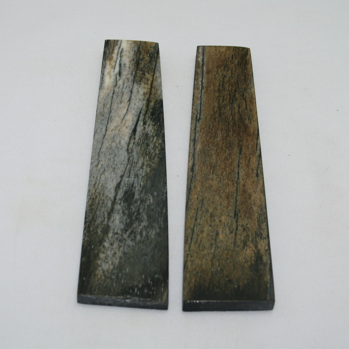 NB104NAM100 Giraffe Bone Scales