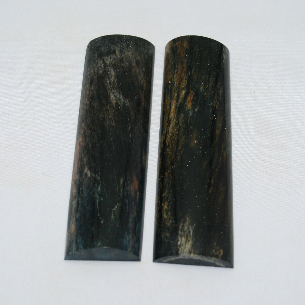 NB104NAM113 Giraffe Bone Scales