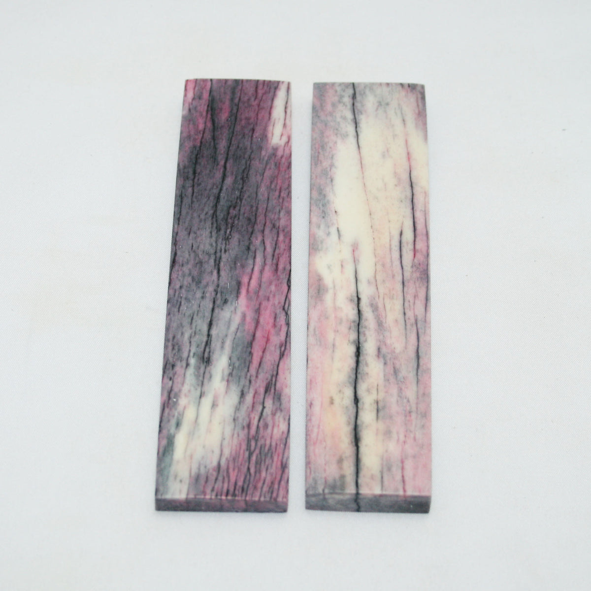 NB104NAM127 Giraffe Bone Scales