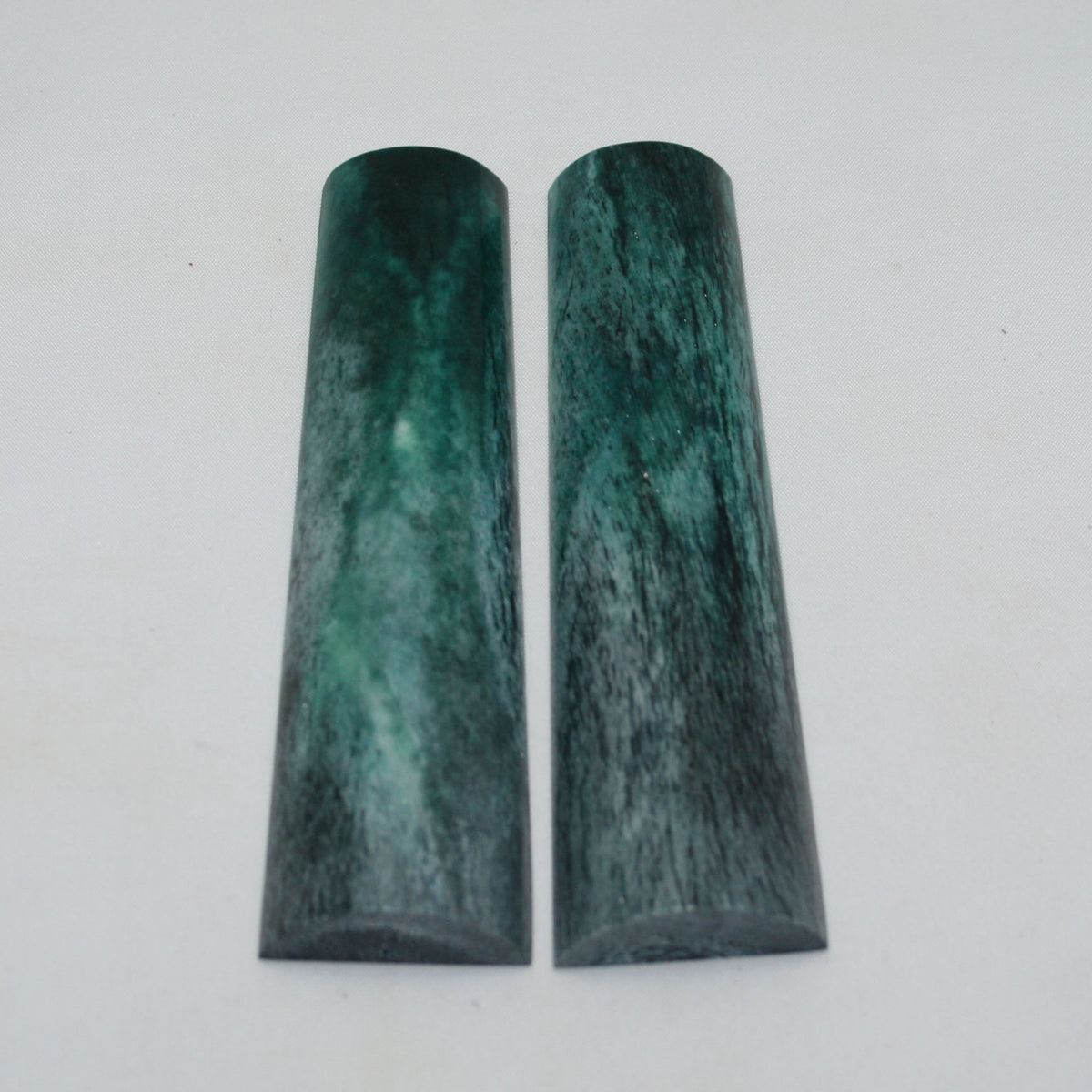 NB104NAM137 Giraffe Bone Scales