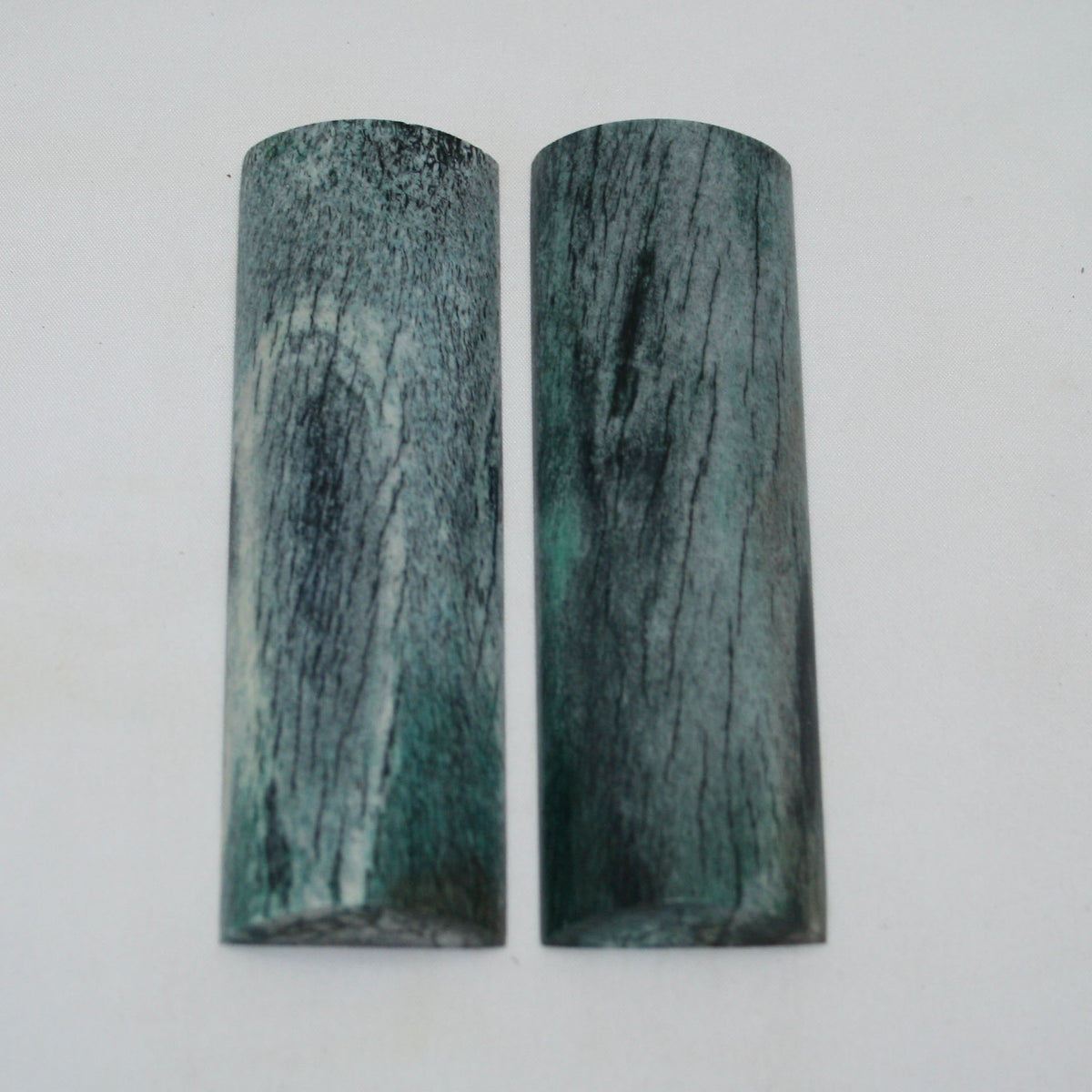 NB104NAM138 Giraffe Bone Scales