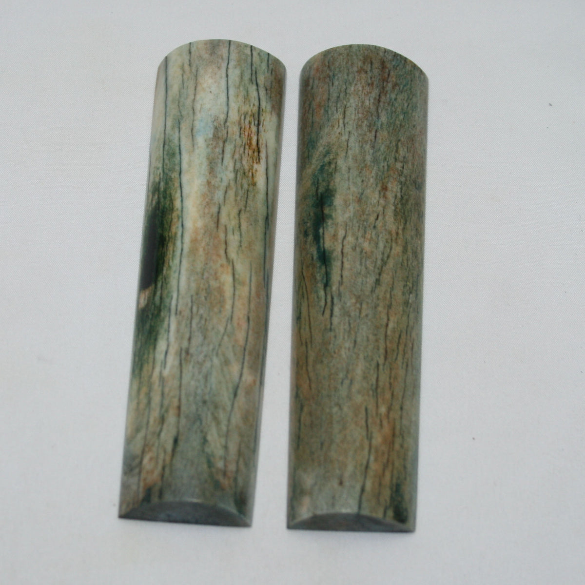 NB104NAM152 Giraffe Bone Scales