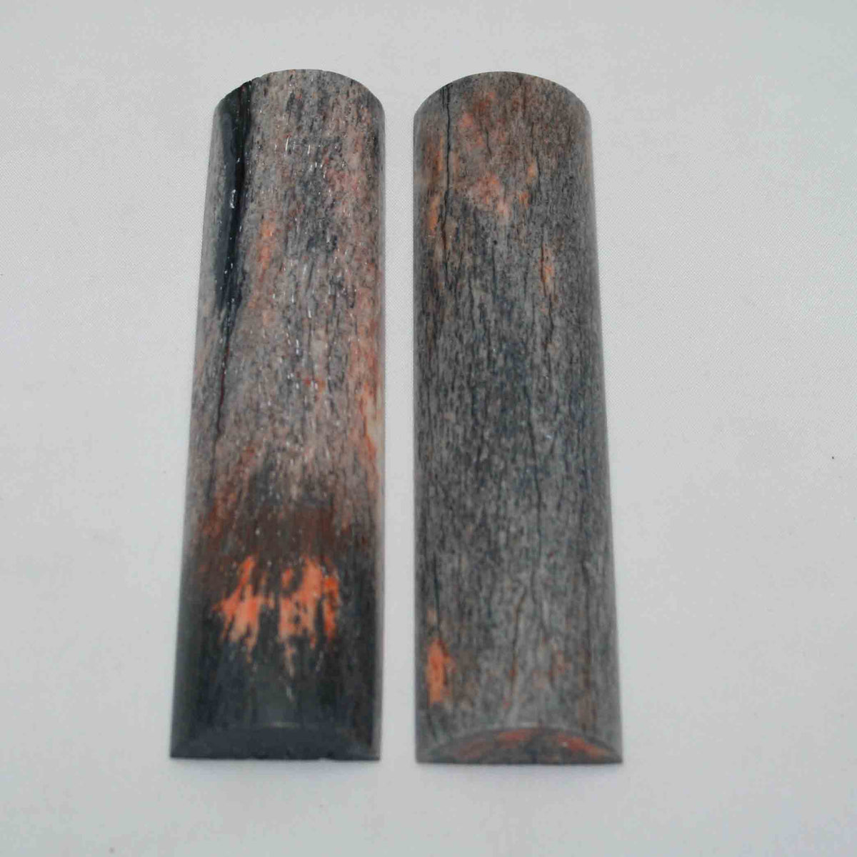 NB104NAM15 Giraffe Bone Scales