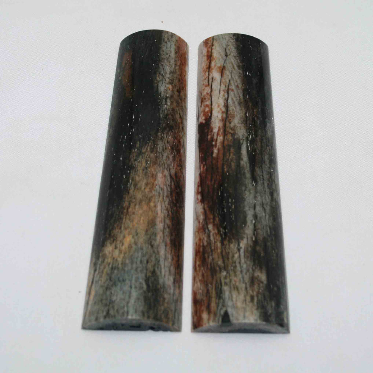 NB104NAM17 Giraffe Bone Scales