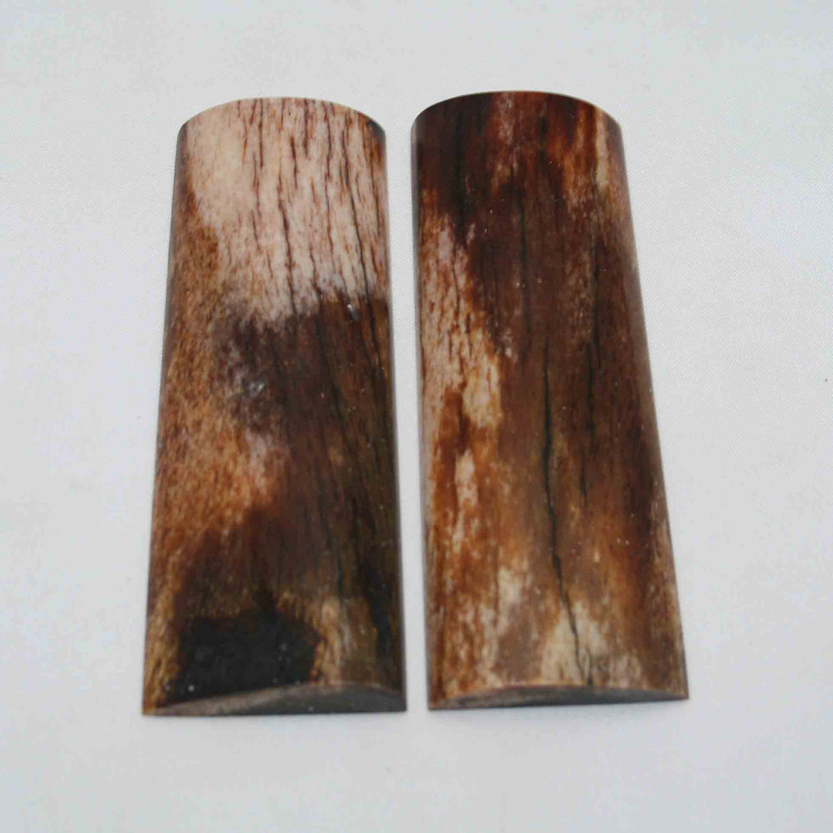 NB104NAM1 Giraffe Bone Scales