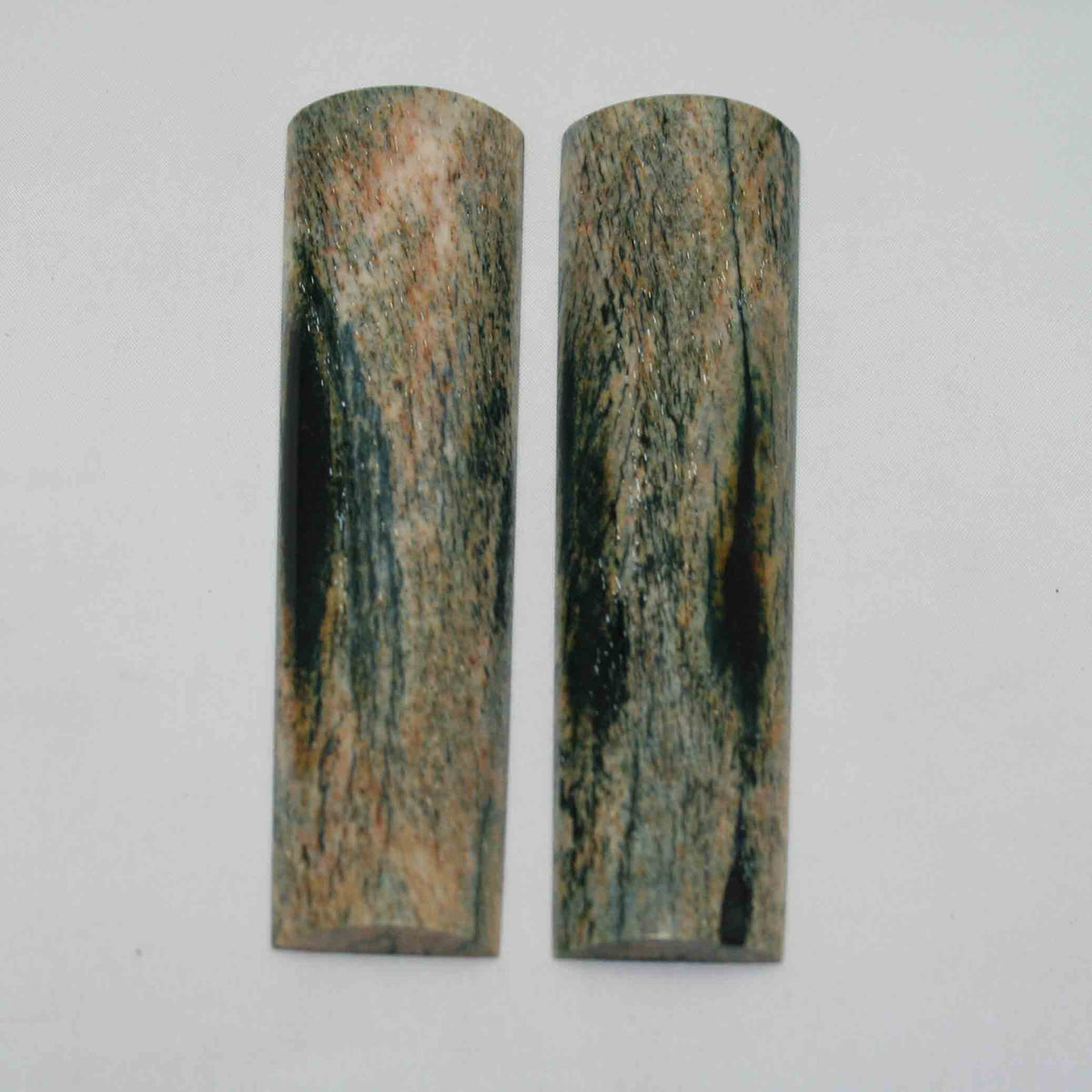 NB104NAM26 Giraffe Bone Scales