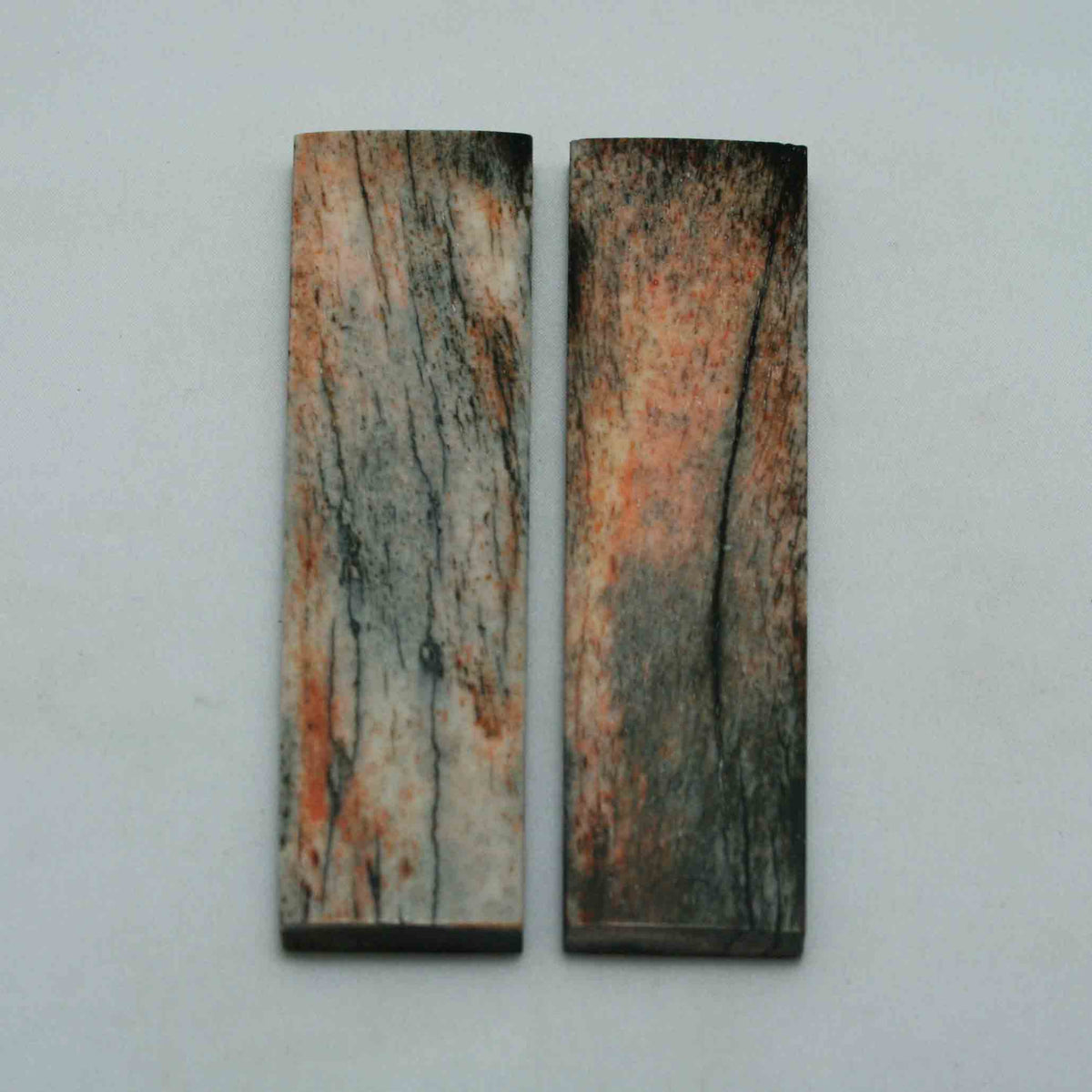 NB104NAM28 Giraffe Bone Scales