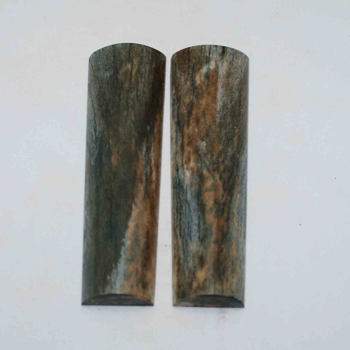 NB105GS116 Giraffe Bone Scales