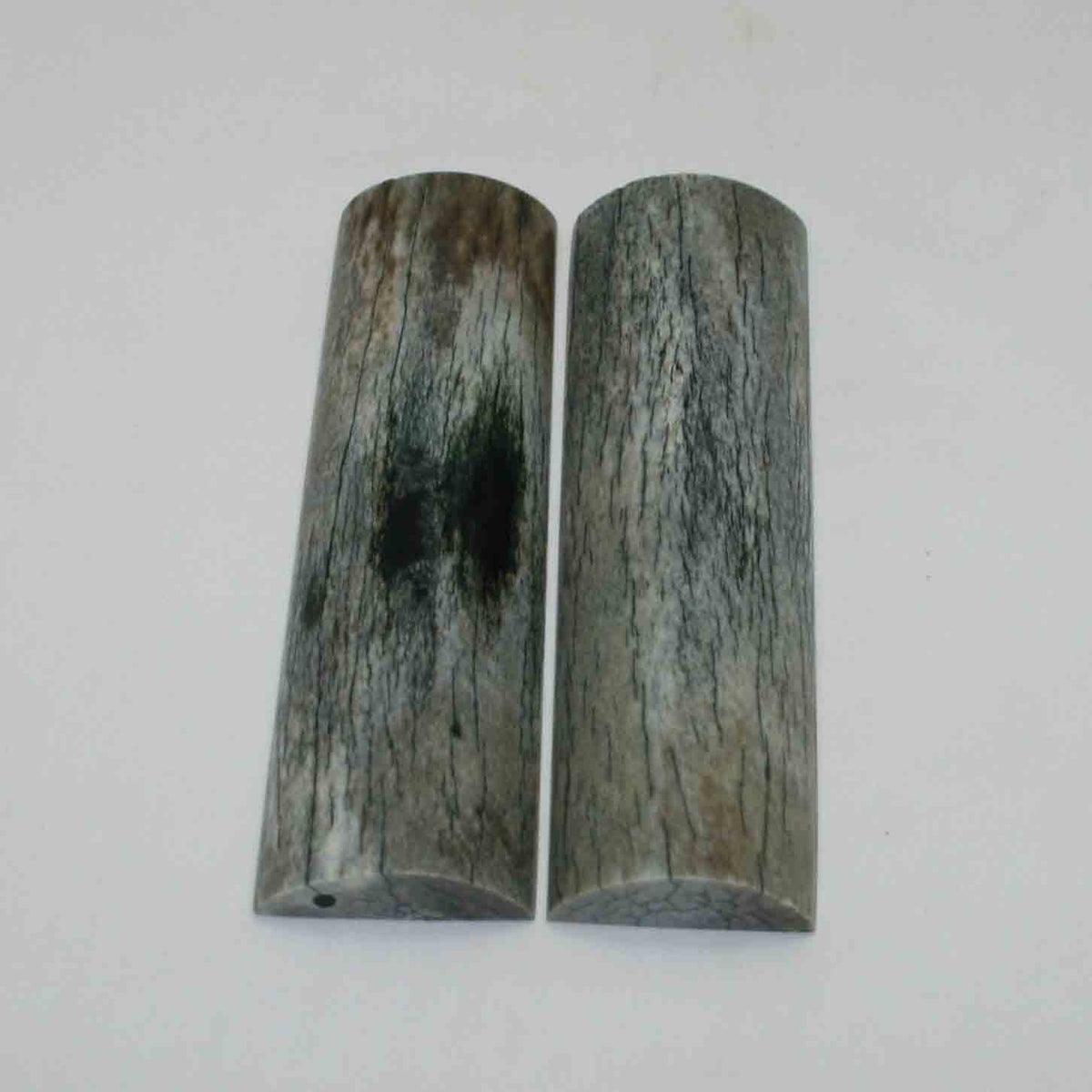 NB105GS130 Giraffe Bone Scales