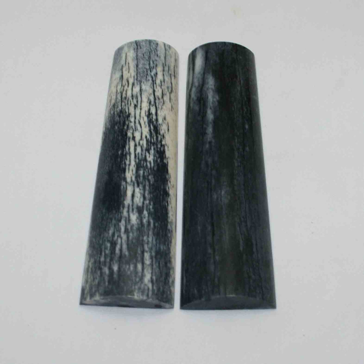 NB105GS143 Giraffe Bone Scales