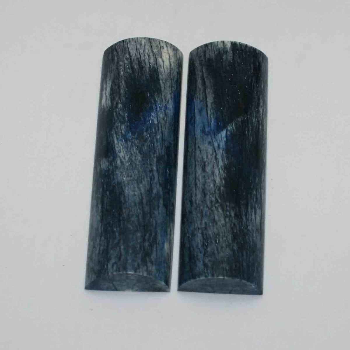 NB105GS145 Giraffe Bone Scales