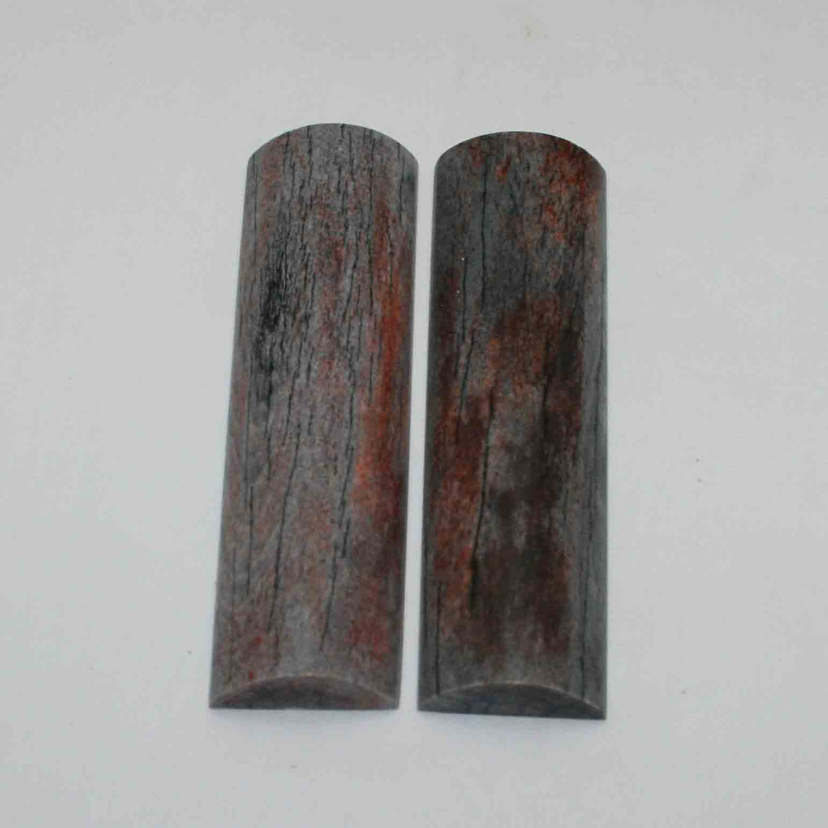 NB105GS147 Giraffe Bone Scales