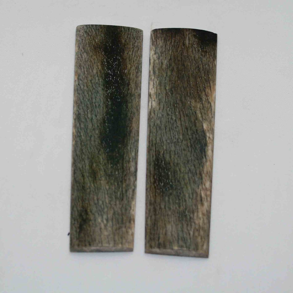 NB105GS22 Giraffe Bone Scales