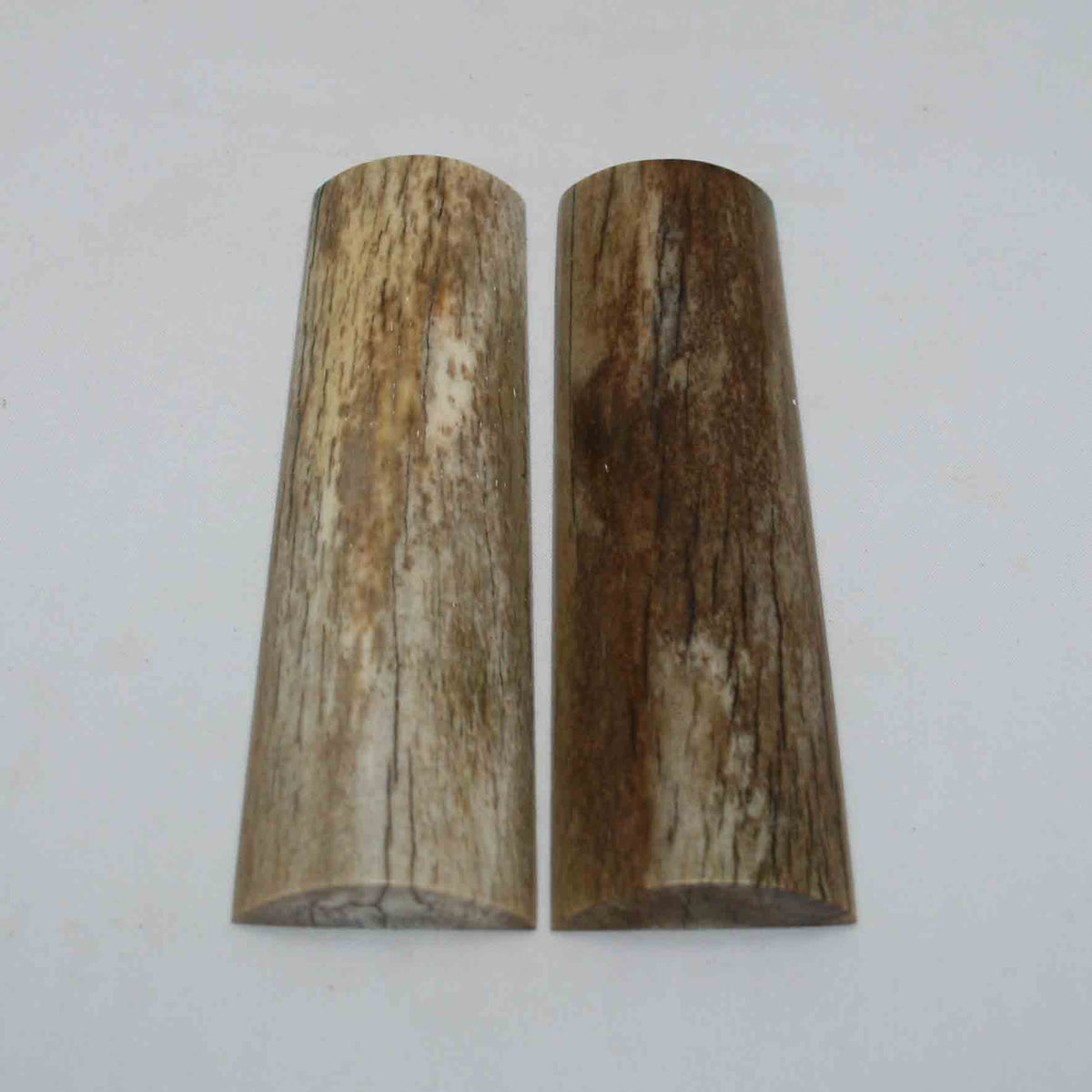 NB105GS25 Giraffe Bone Scales