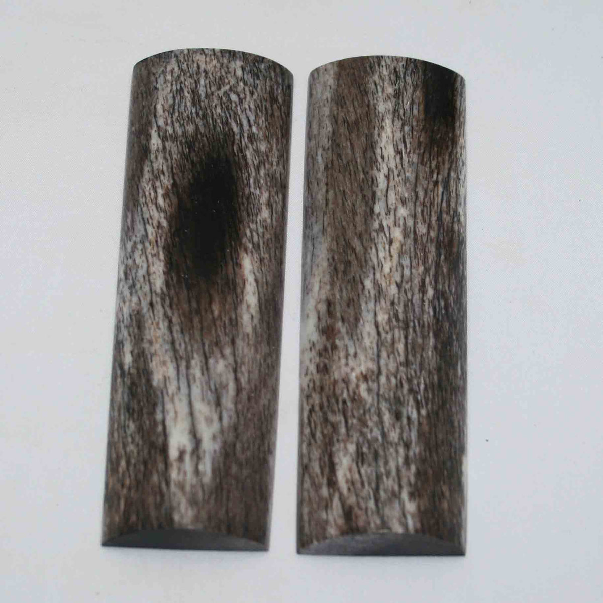 NB105GS62 Giraffe Bone Scales