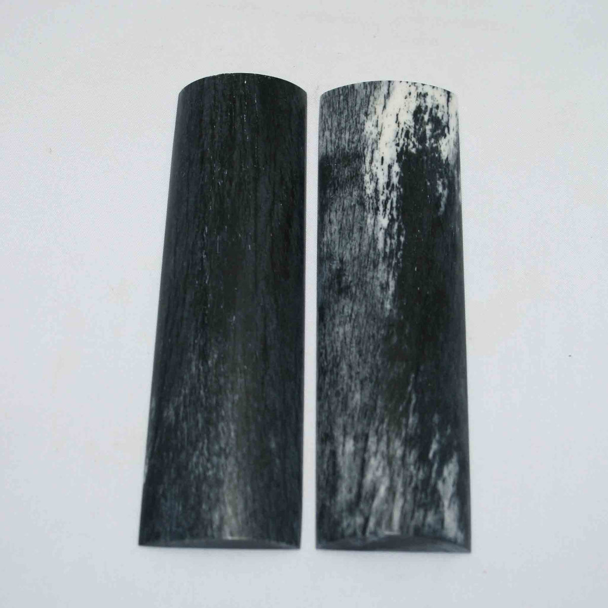 NB105GS76 Giraffe Bone Scales