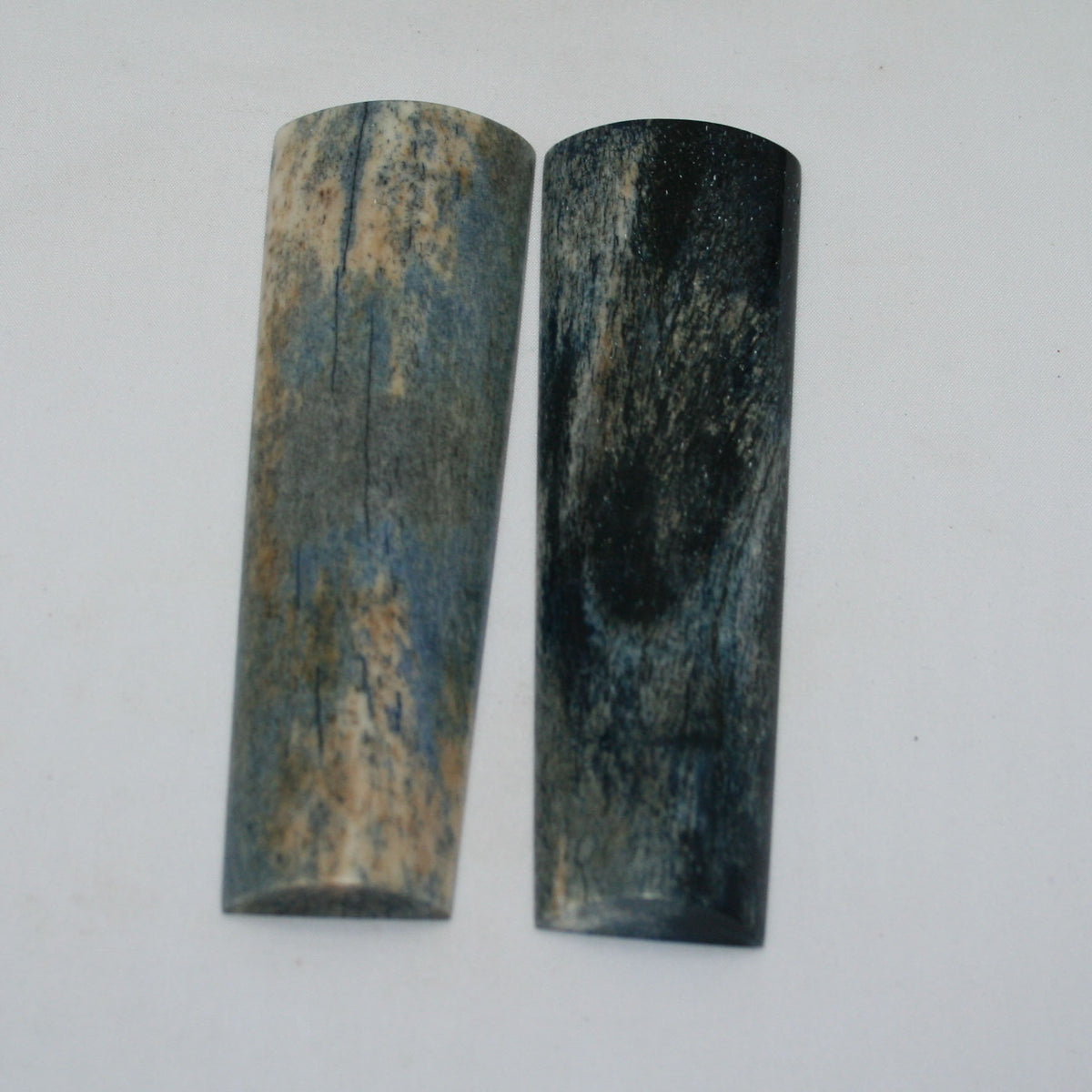 NB105GS93 Giraffe Bone Scales