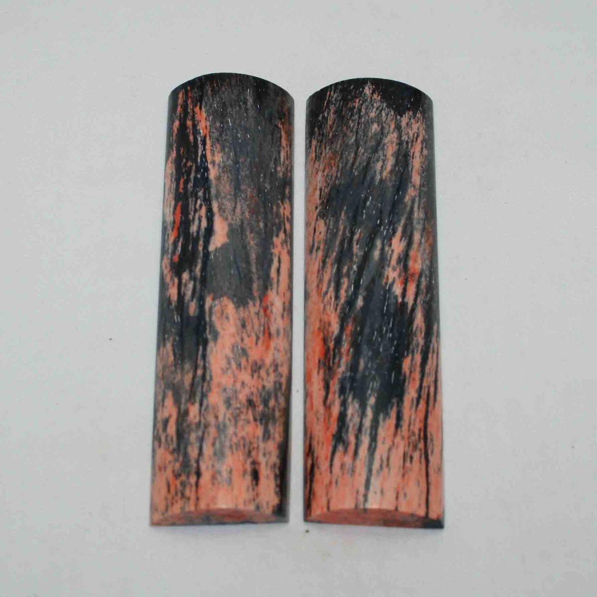 NB105JS18 Giraffe Bone Scales