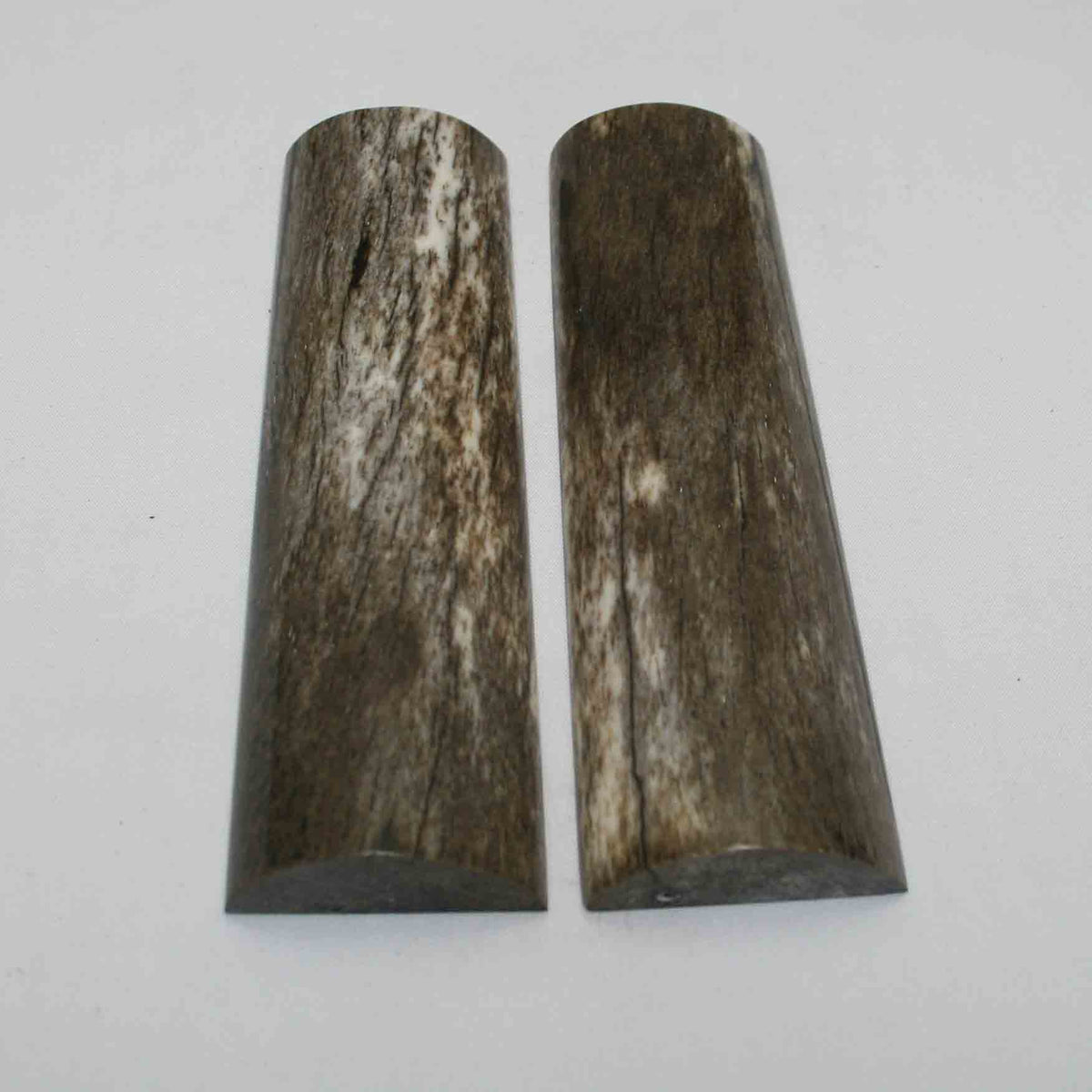 NB105JS21 Giraffe Bone Scales