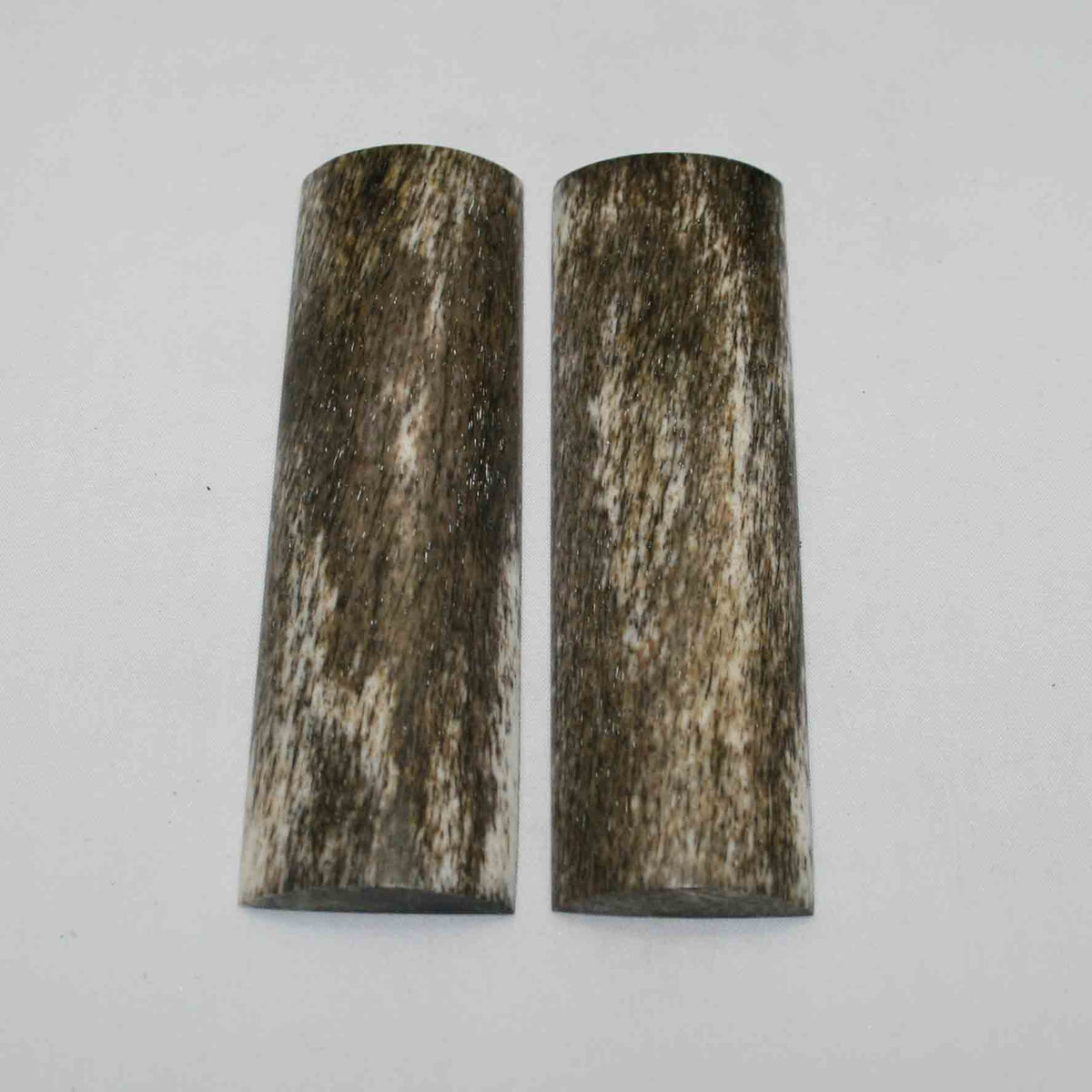 NB105JS23 Giraffe Bone Scales