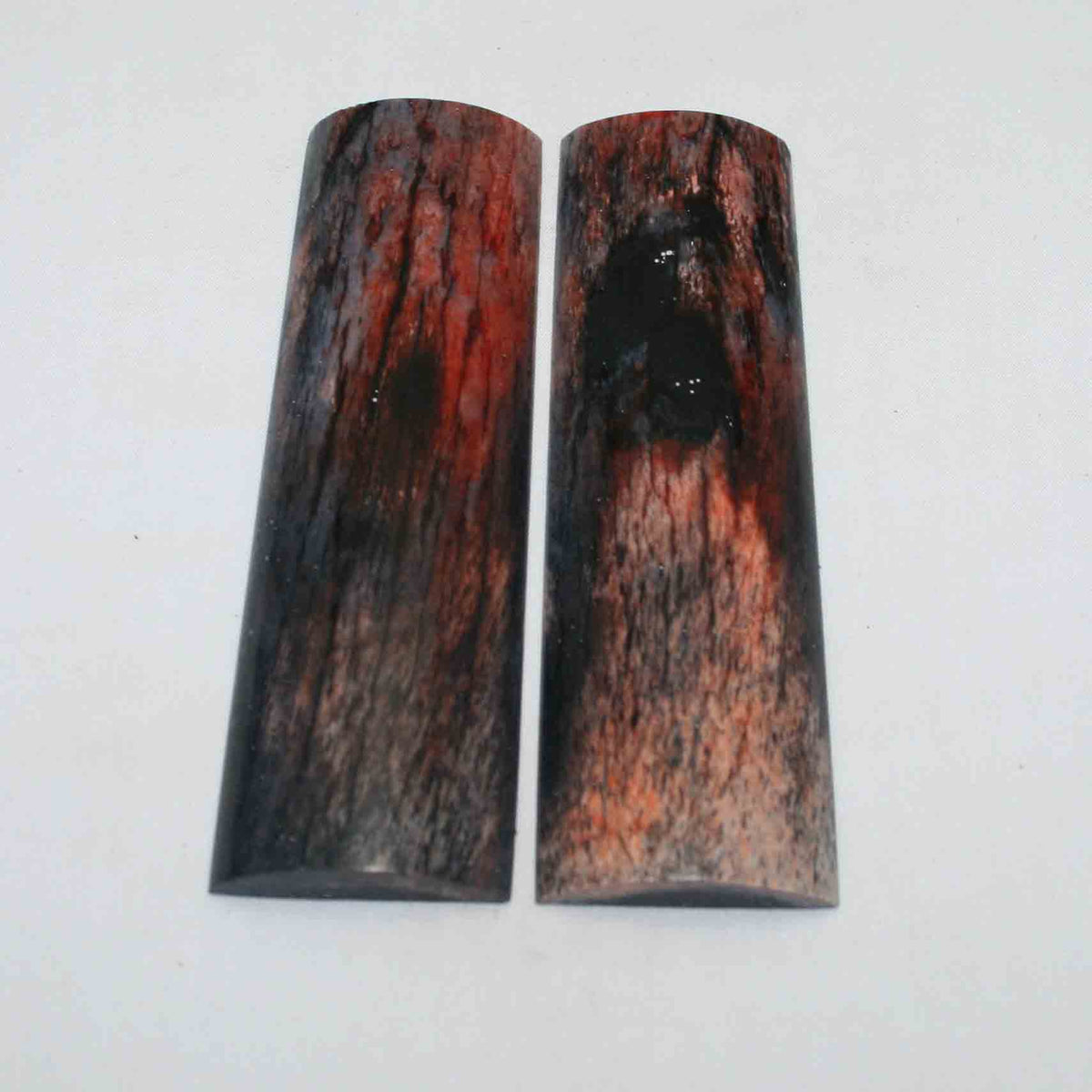 NB105JS25 Giraffe Bone Scales