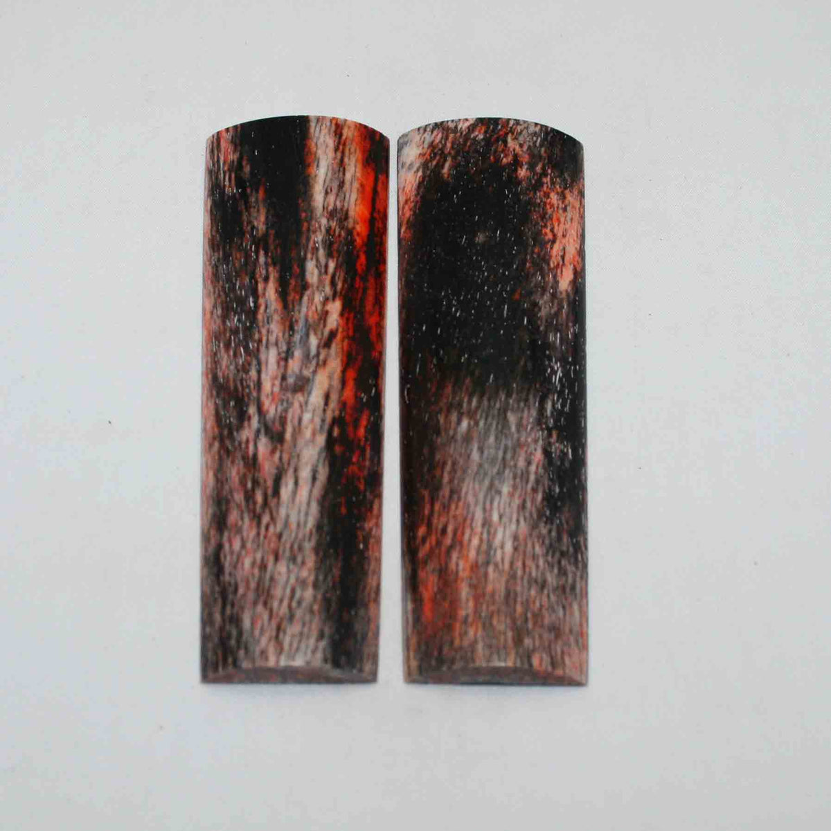 NB105JS29 Giraffe Bone Scales