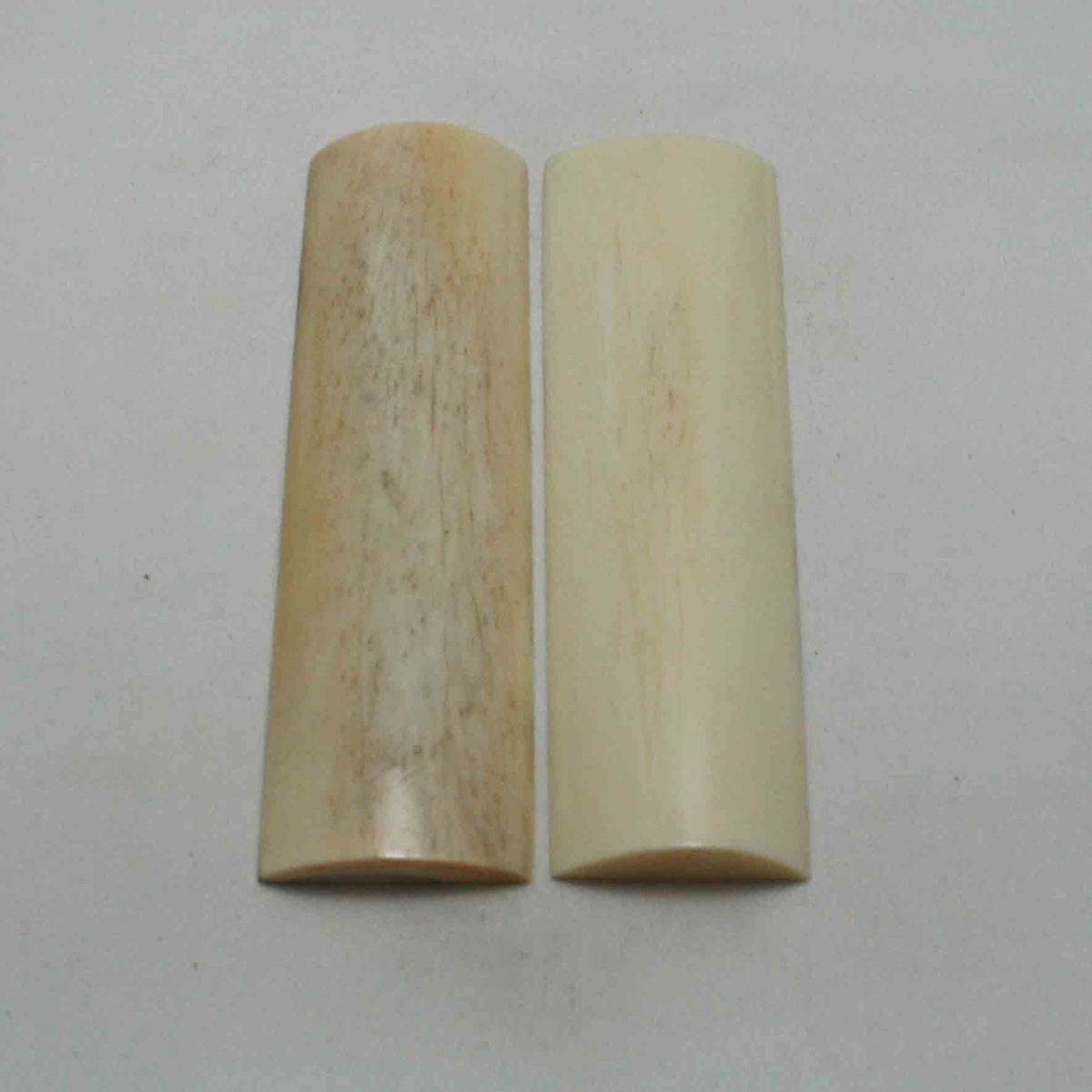 NB105JS30 Giraffe Bone Scales