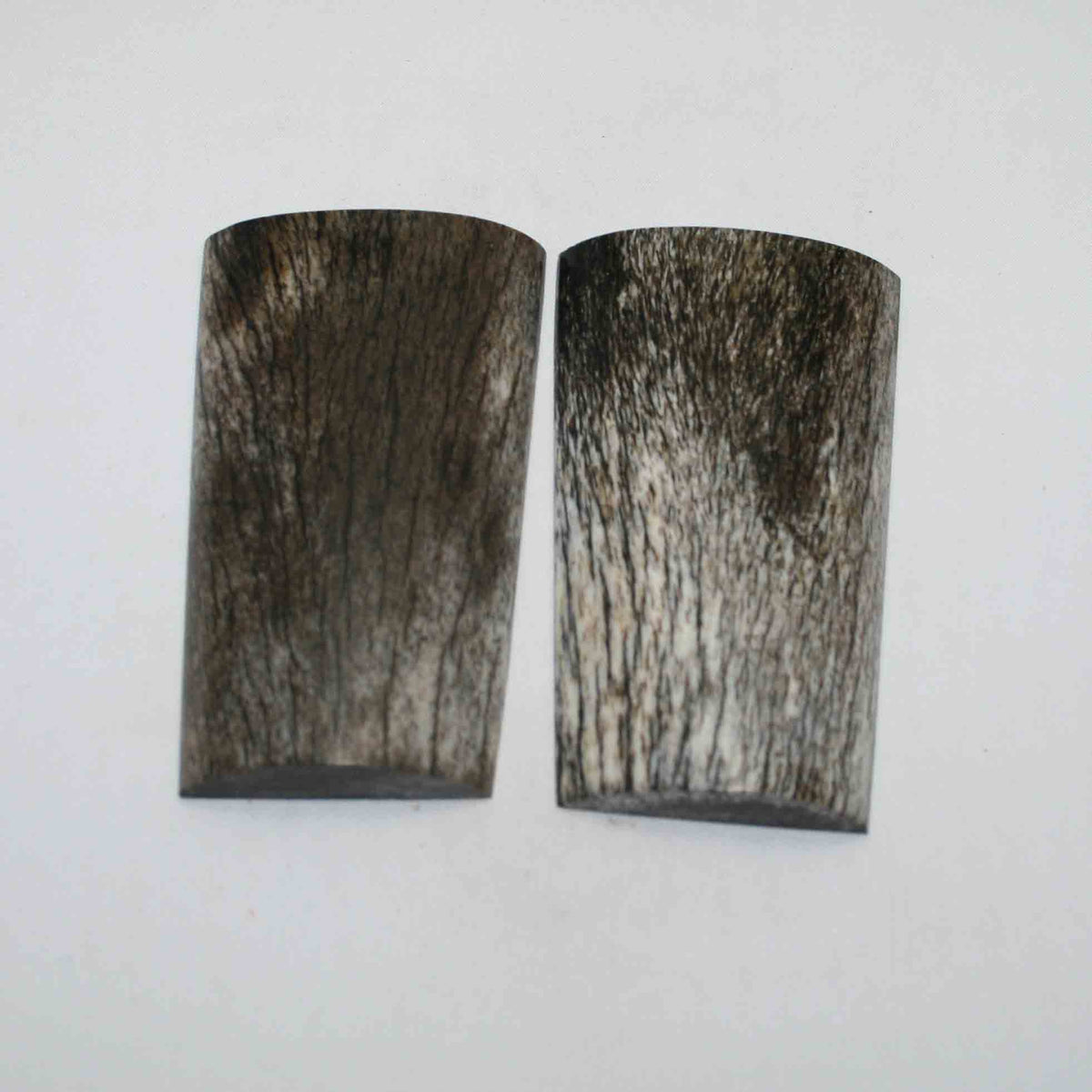 NB105JS33 Giraffe Bone Scales