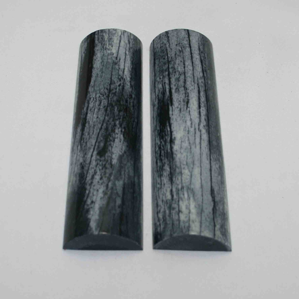 NB105JS51 Giraffe Bone Scales