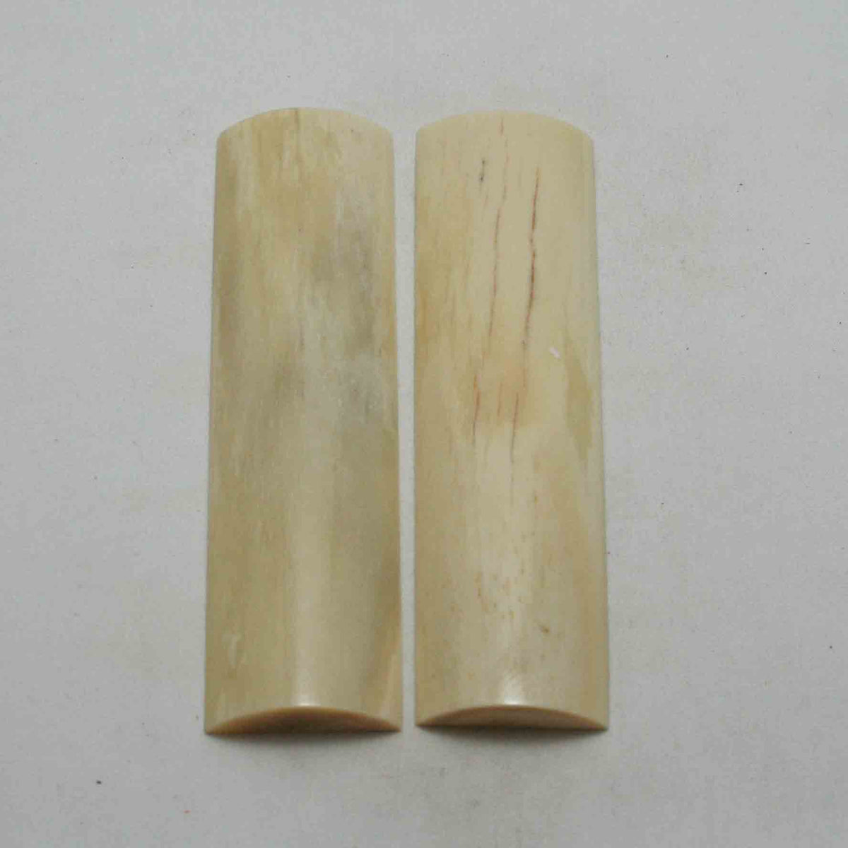 NB105JS56 Giraffe Bone Scales