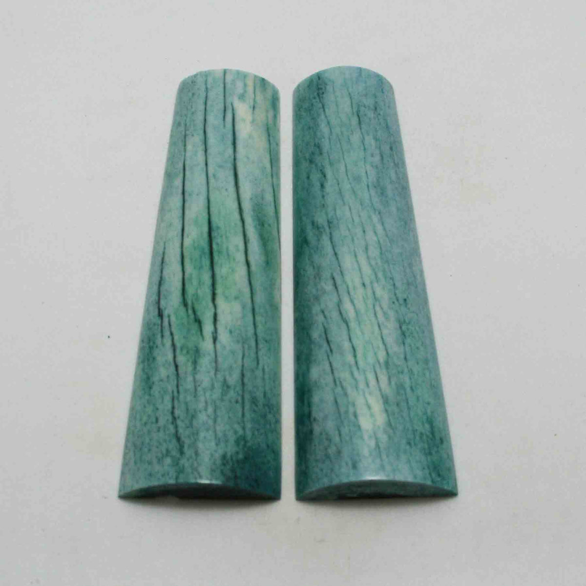 NB105JS5 Giraffe Bone Scales