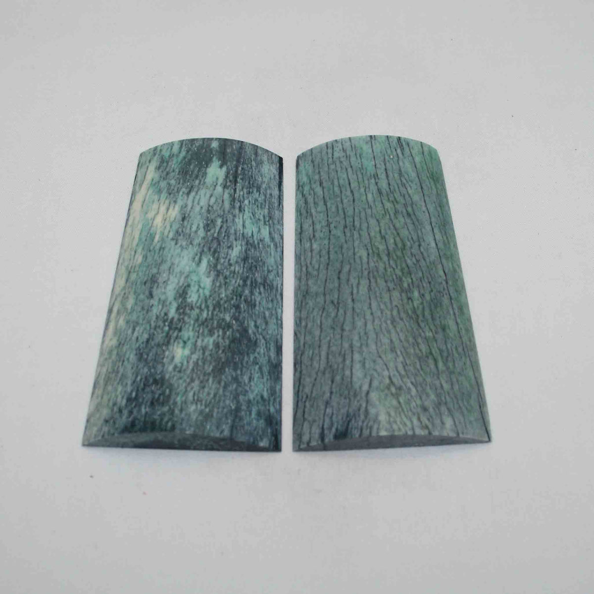 NB105JS67 Giraffe Bone Scales