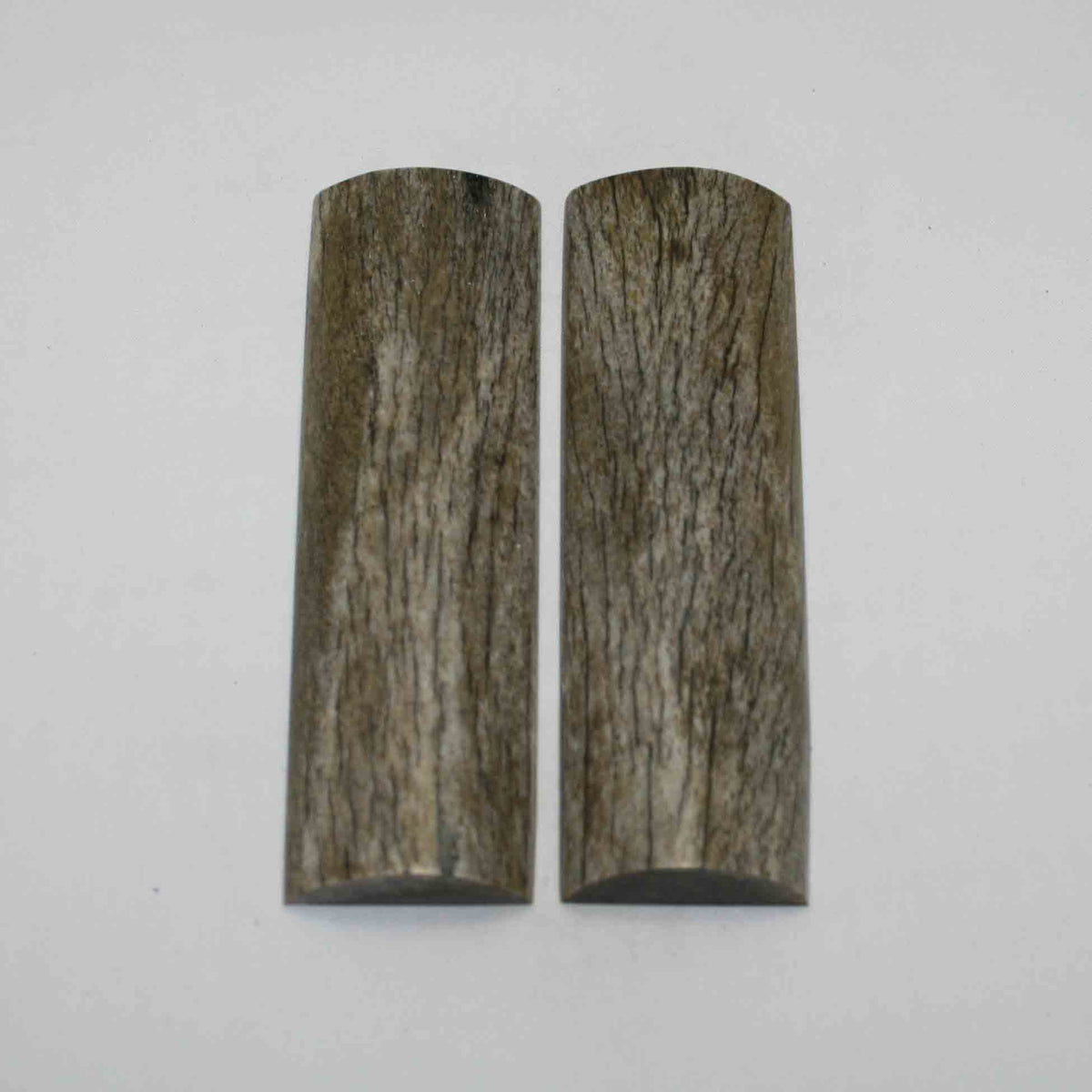 NB105JS69 Giraffe Bone Scales