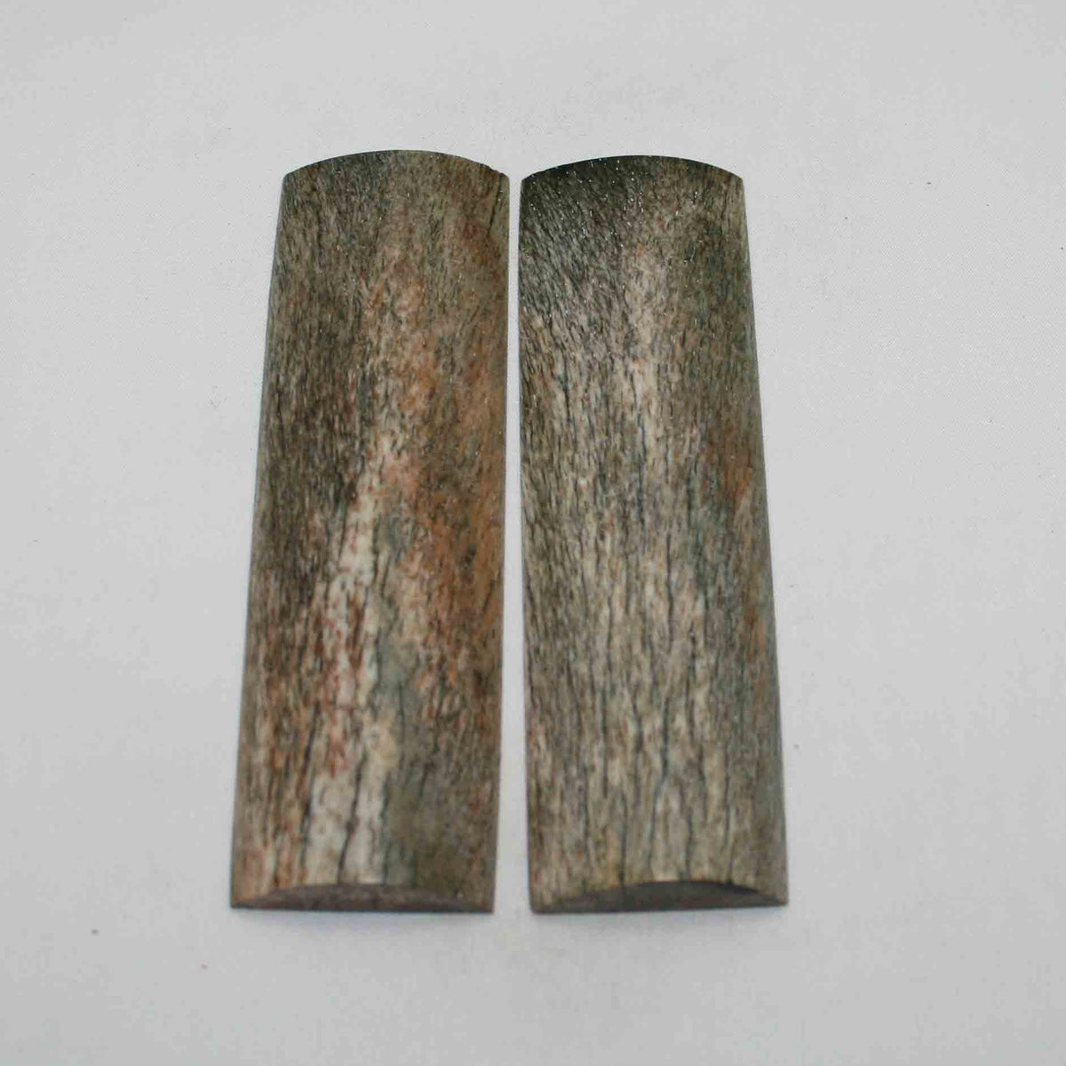 NB105JS86 Giraffe Bone Scales