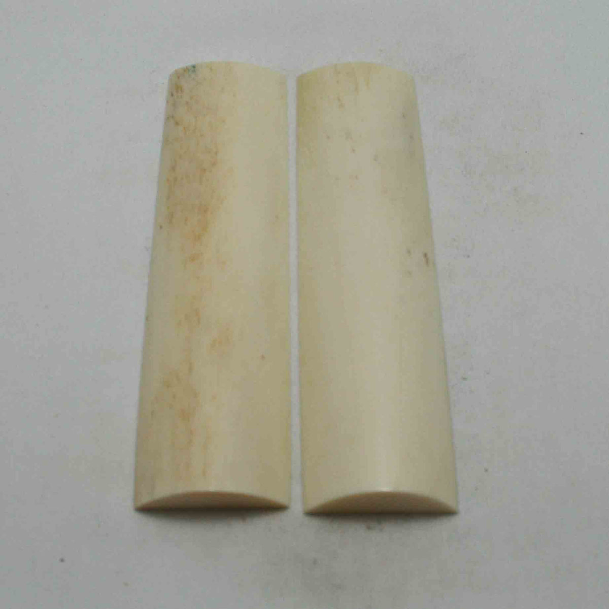 NB105JS88 Giraffe Bone Scales