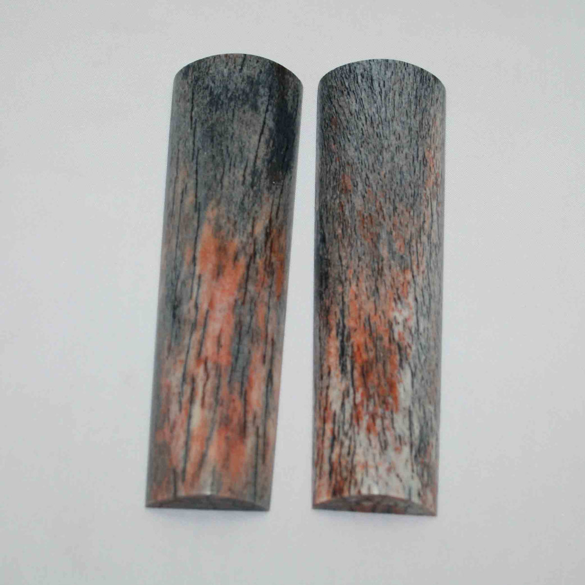 NB105JS92 Giraffe Bone Scales