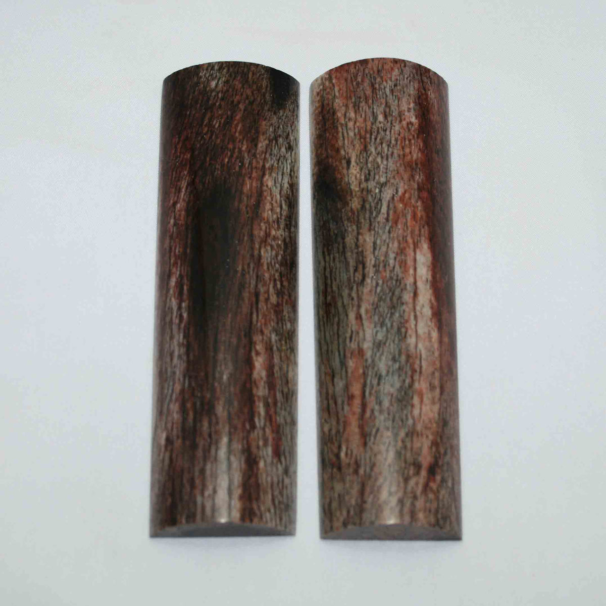 NB105JS96 Giraffe Bone Scales