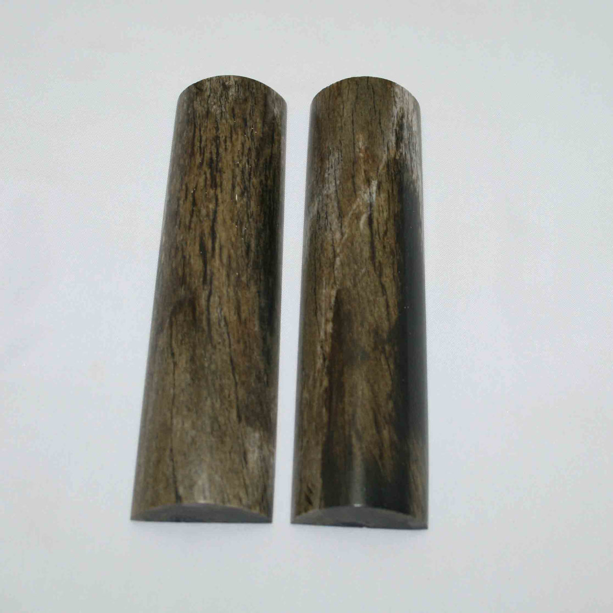 NB105JS97 Giraffe Bone Scales