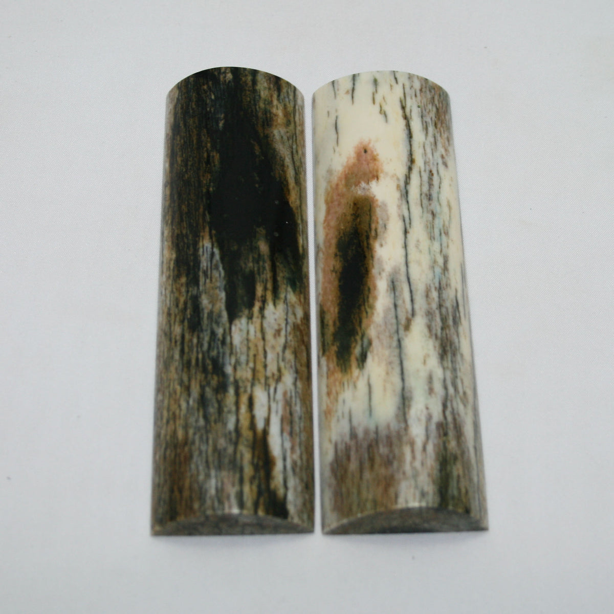 NB105MAN108 Giraffe Bone Scales