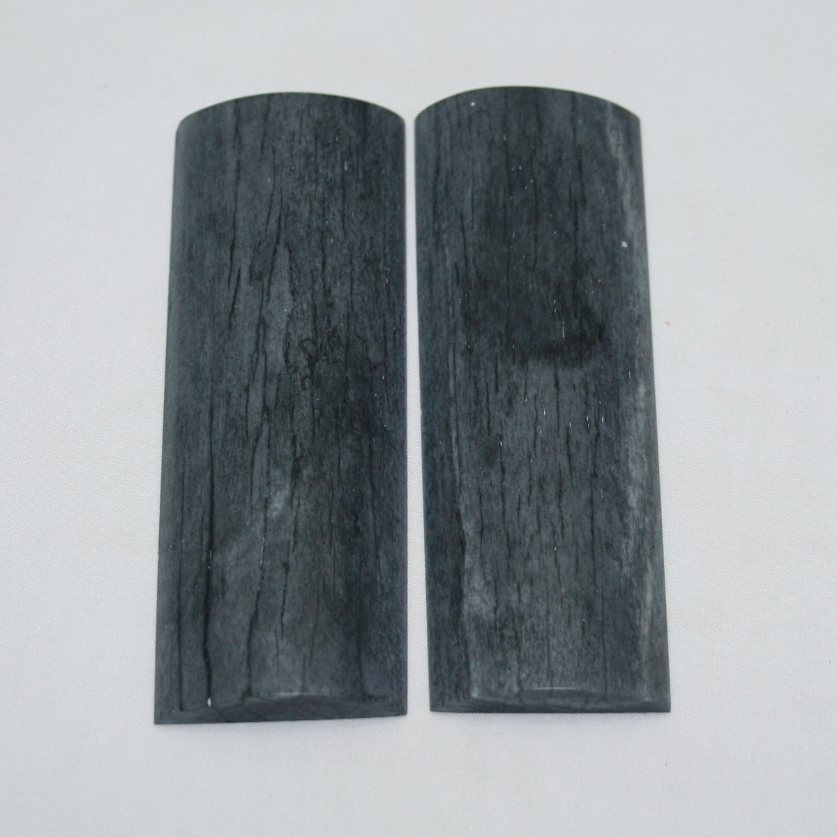 NB105MAN11 Giraffe Bone Scales