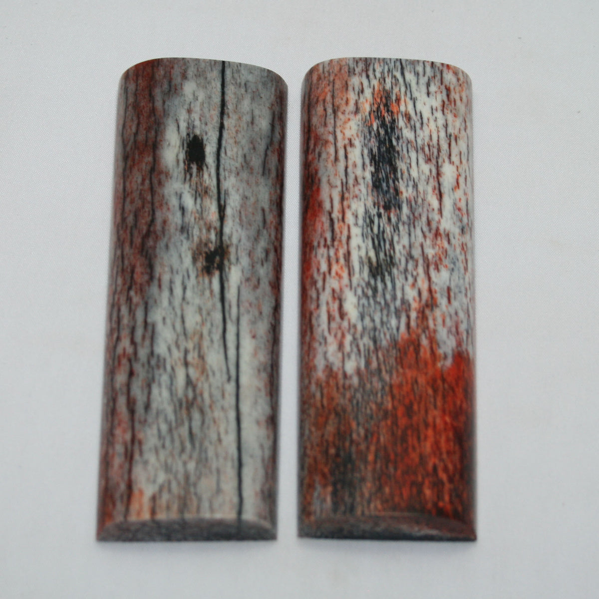 NB105MAN142 Giraffe Bone Scales